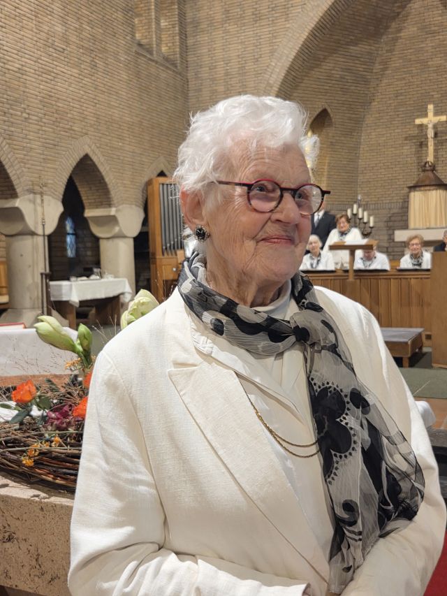 Nelly Schrauwen-Lips 40-jarig gouden koorjubileum